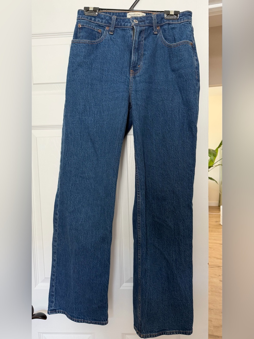 Abercrombie & Fitch women’s 90s relaxed jeans high rise
